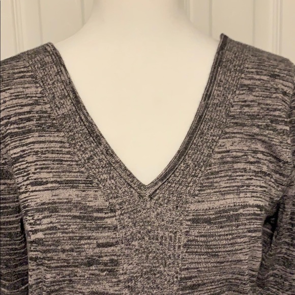 Women’s Tan & Black V-neck Sweater - Picture 2 of 6